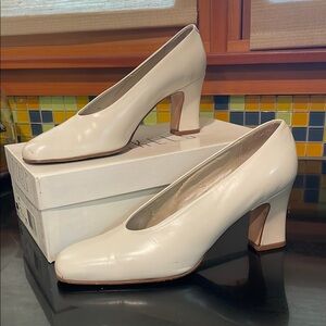 Nickels Carol leather heels